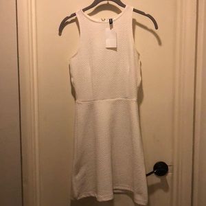White sleeveless Dress